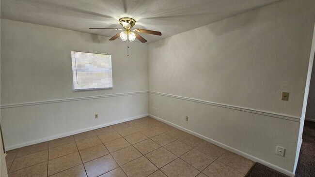 Building Photo - 7503 Sanibel Blvd