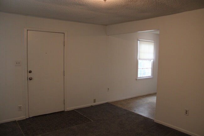Building Photo - 4407 E Bayley St
