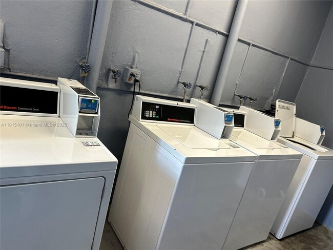 Foto del edificio - 110 SE 2nd St