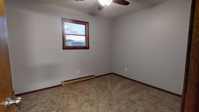 Bedroom - 614 Fishlock Ave