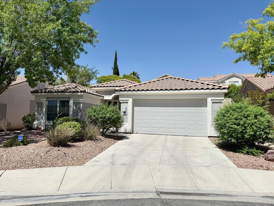 Primary Photo - Gorgeous Peccole Ranch Single Story 3 Bed ...