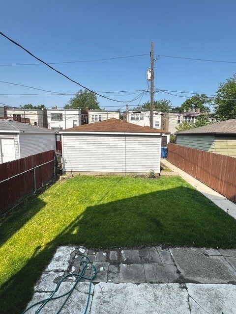 Foto del edificio - 2522 N Hamlin Ave