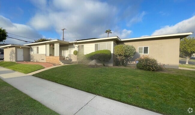 Building Photo - 8630 Stanmoor Dr