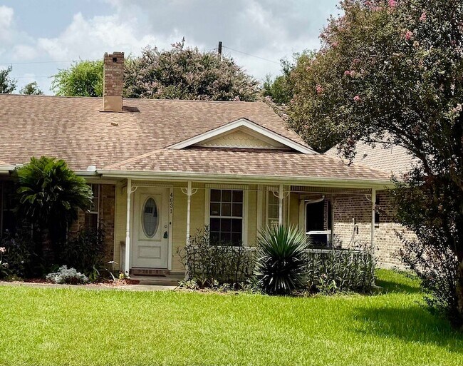 Foto del edificio - 4631 Inwood Dr