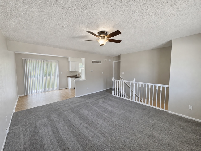 Building Photo - 403 NE Westwind Dr