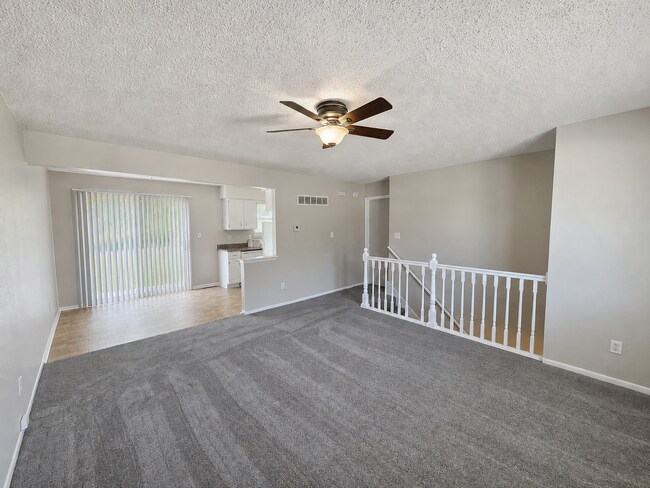 Foto del edificio - 403 NE Westwind Dr