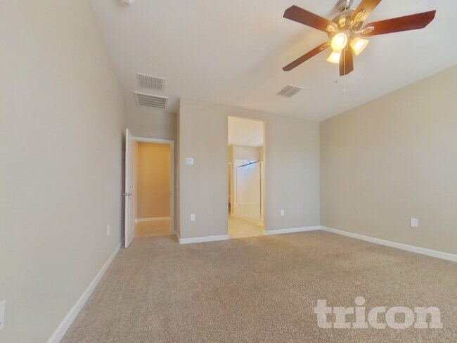 Foto del edificio - 30033 W Cheery Lynn Rd