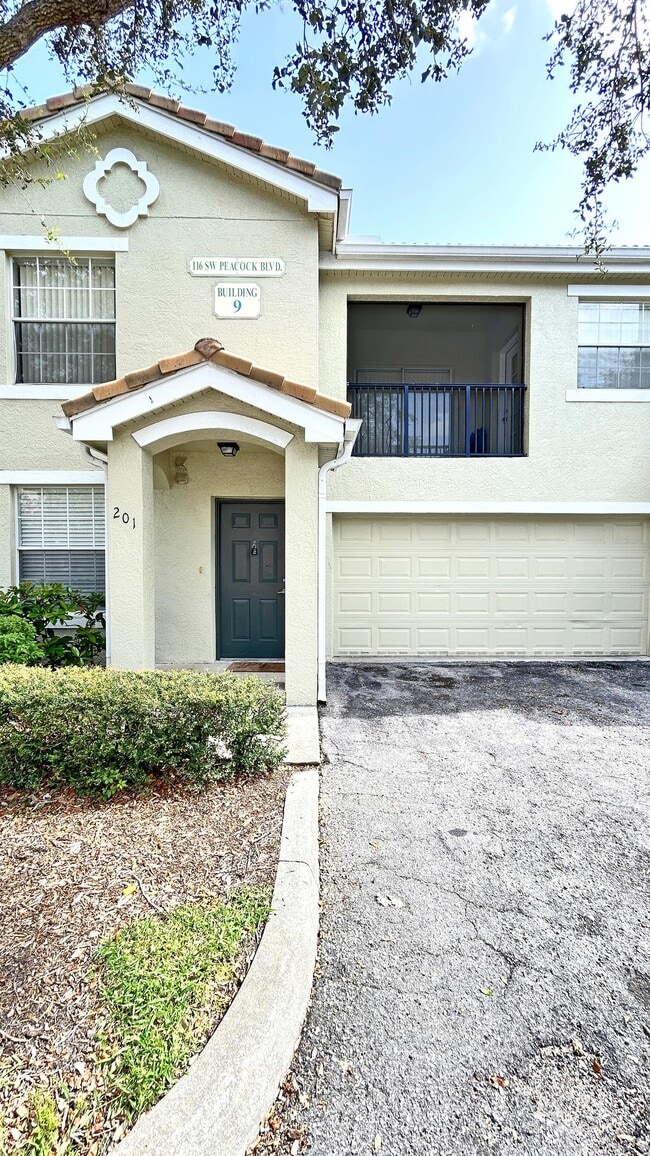 Photo - 116 SW Peacock Blvd Townhome