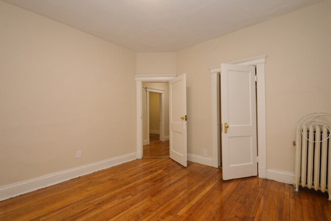 Building Photo - 78 Glenville Ave