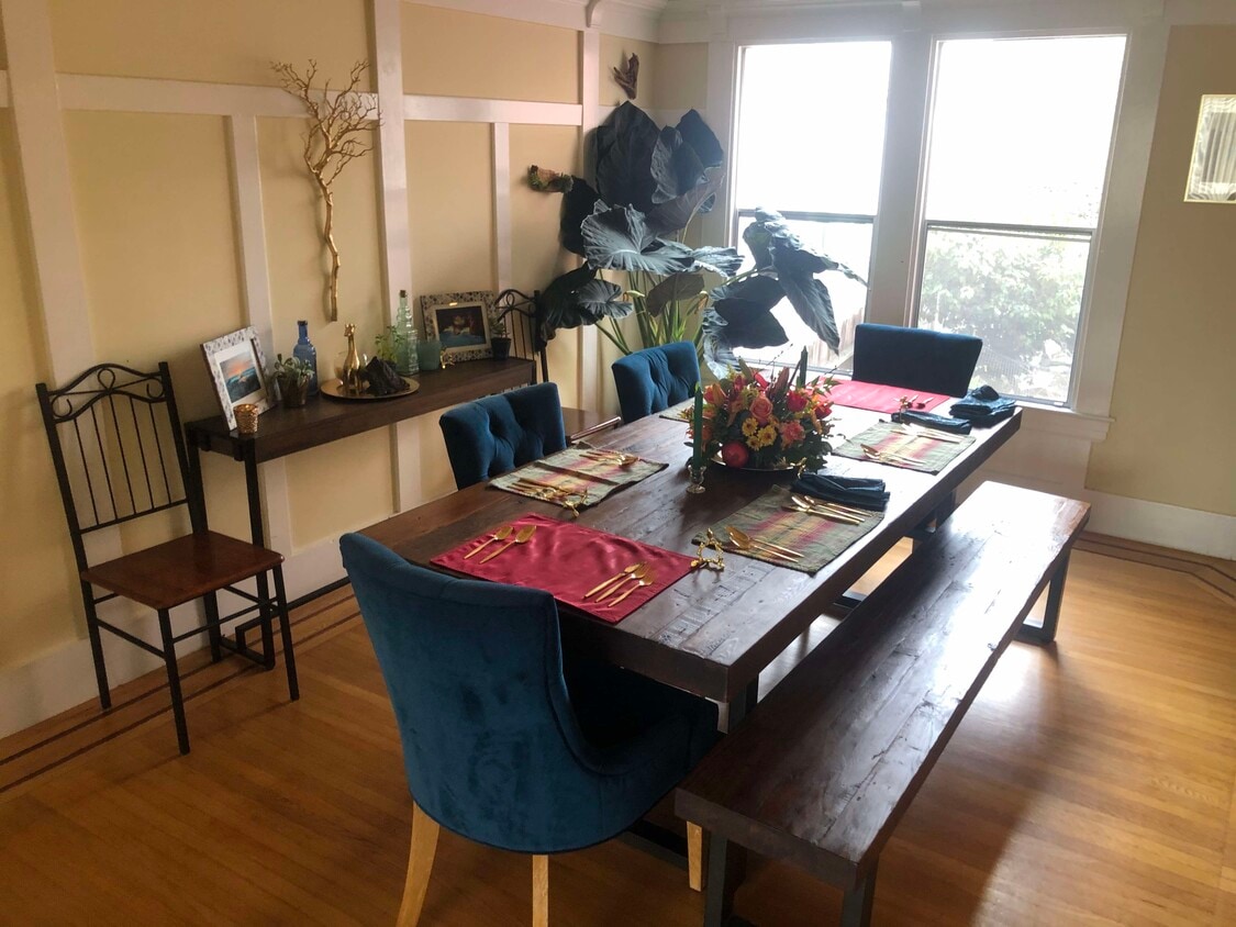 Spacious Dining Area - 1342 21st Ave