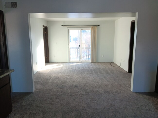 Foto del edificio - 416 E Main St