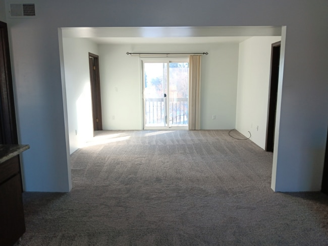 Building Photo - 416 E Main St