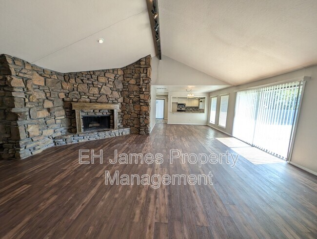 Foto del edificio - 8440 E 64th Pl