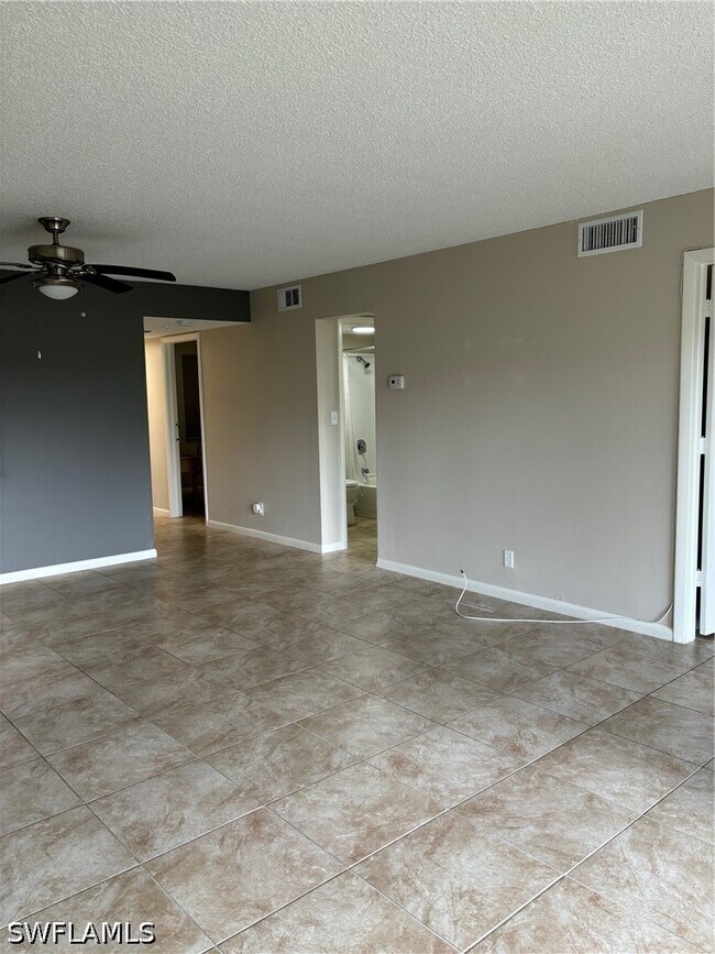 Building Photo - 149 Palm Dr