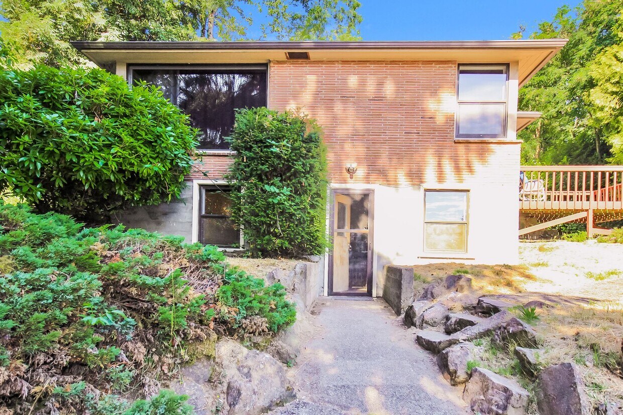 Foto principal - 1434 S 116th St