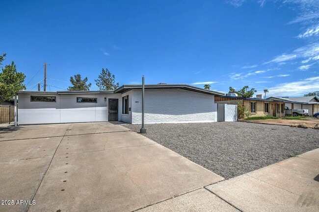 Building Photo - 1612 E Gaylon Dr
