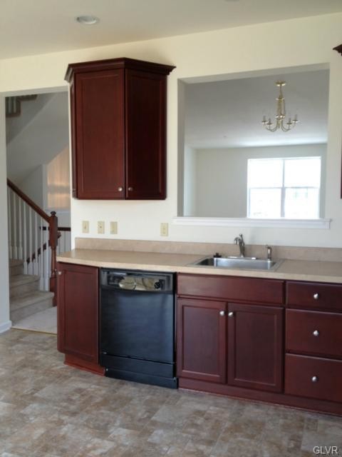 Building Photo - 5307 Spring Ridge Dr E