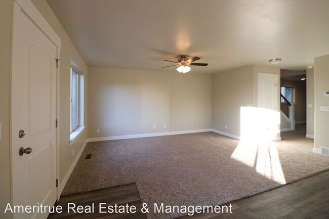 Foto del edificio - 3 br, 2 bath House - 577 N 220 E