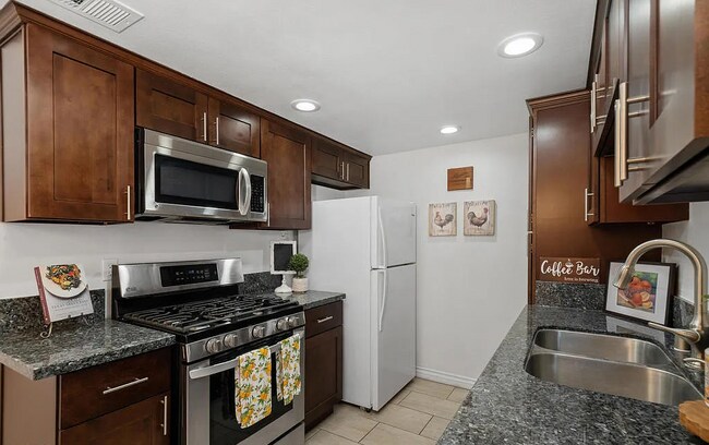 Foto del edificio - Welcome to this charming, spacious 1-bedro...