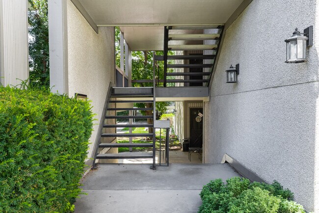 Foto del edificio - 5761 S Waterbury Cir