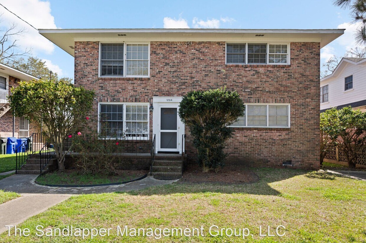 Foto principal - 2 br, 1 bath House - 189B Third Avenue