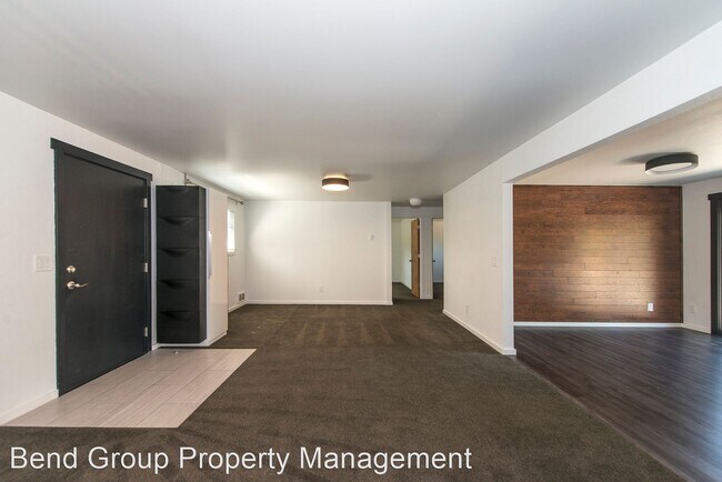 Building Photo - 2 br, 1 bath House - 1654 NE Meadow Lane