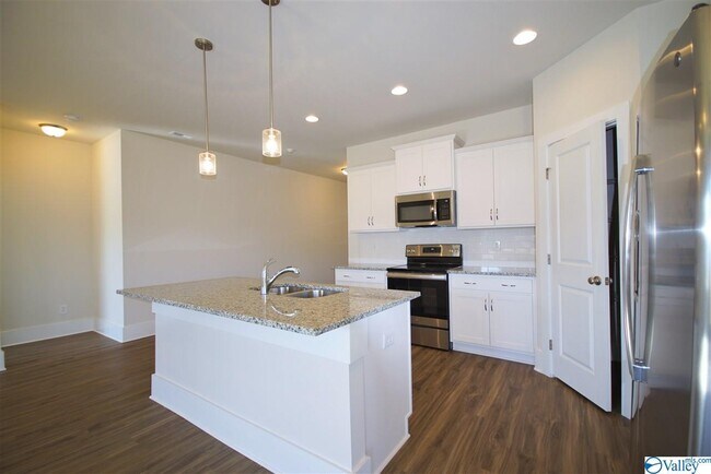 Building Photo - 104 Williams Pointe Boulevard SW
