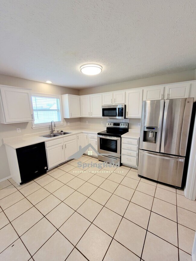 Building Photo - Great Southwest Location - Kickapoo, Chero...