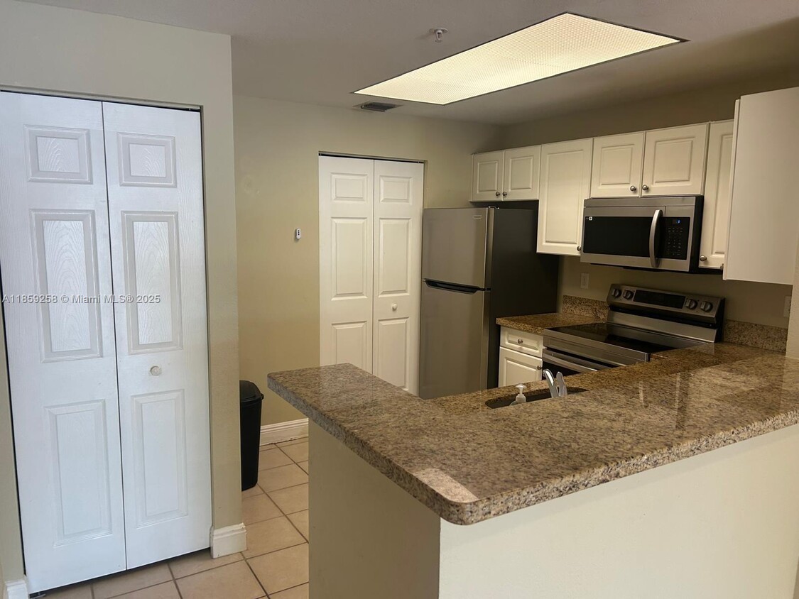 Foto principal - 2809 Amalei Dr