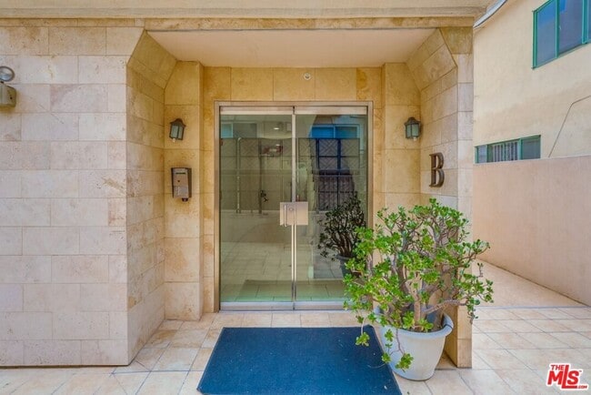 Foto del edificio - 8610 Chalmers Dr