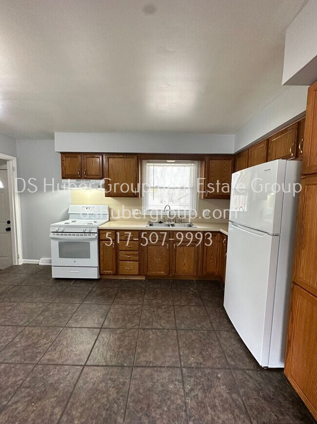 Building Photo - 4711 Bristol Lansing, MI48910