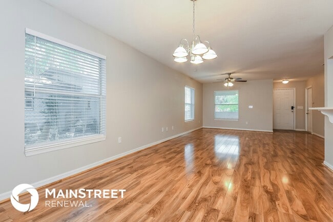 Building Photo - 2523 Yale Ave