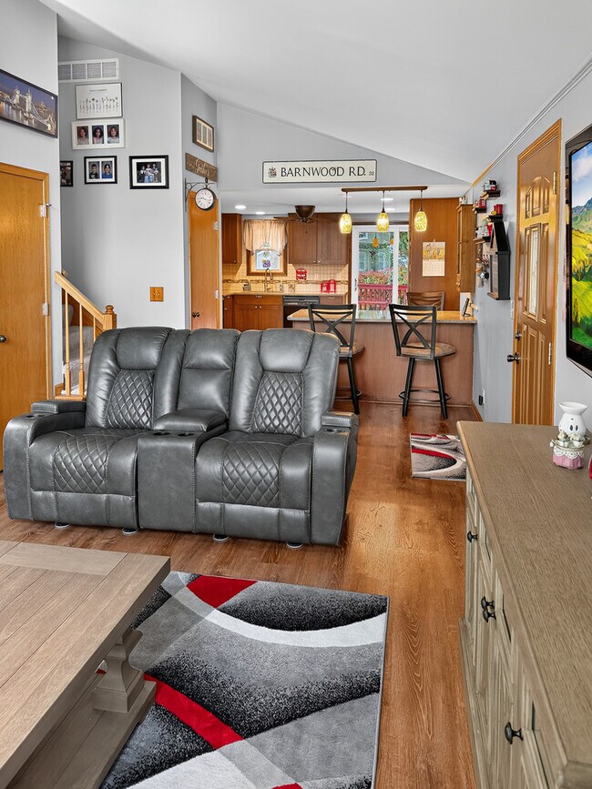 Foto del edificio - 714 Walnut Ln