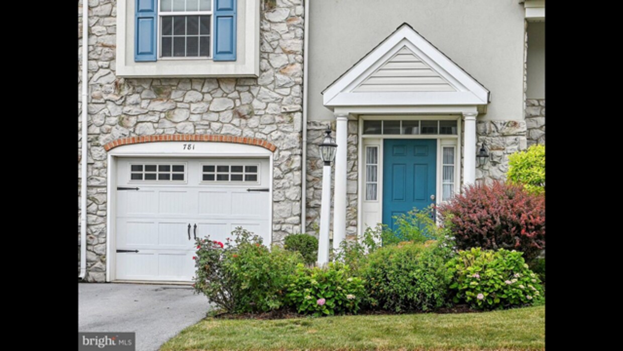 Primary Photo - $1,900 townhome for rent Swatara township ...