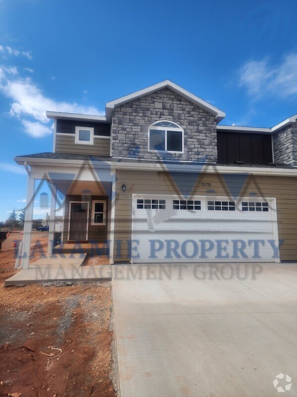 Building Photo - 4521 E Bobolink Ln