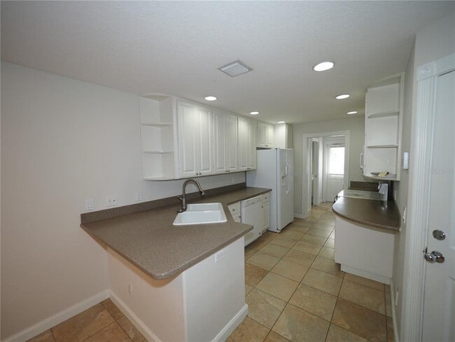 Building Photo - 1553 Napoli Dr W