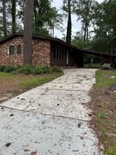 Building Photo - 1934 Dirk Dr