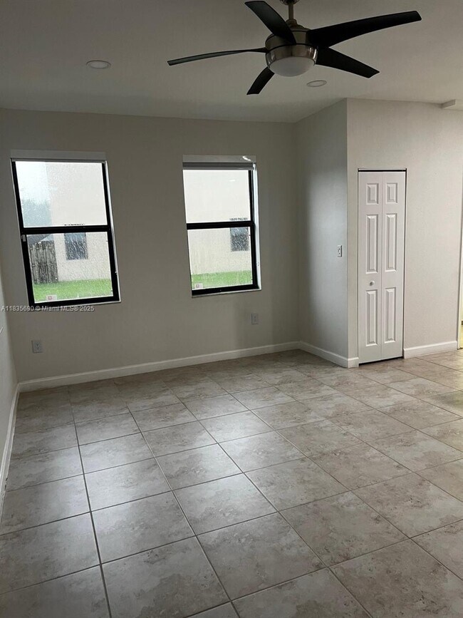 Building Photo - 11512 SW 151st Ave