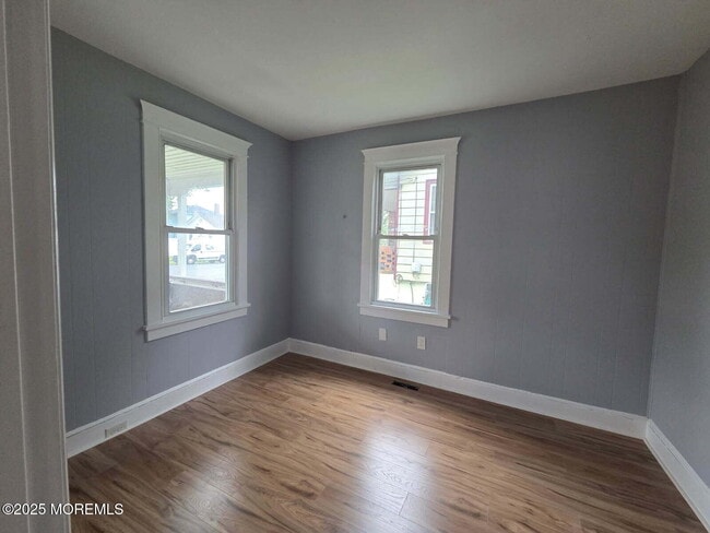Building Photo - 1115 9th Ave