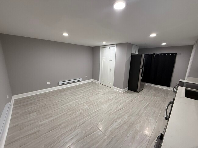Foto del edificio - 6954 N Greenview Ave