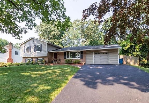 Photo - 3428 Holly Rd House