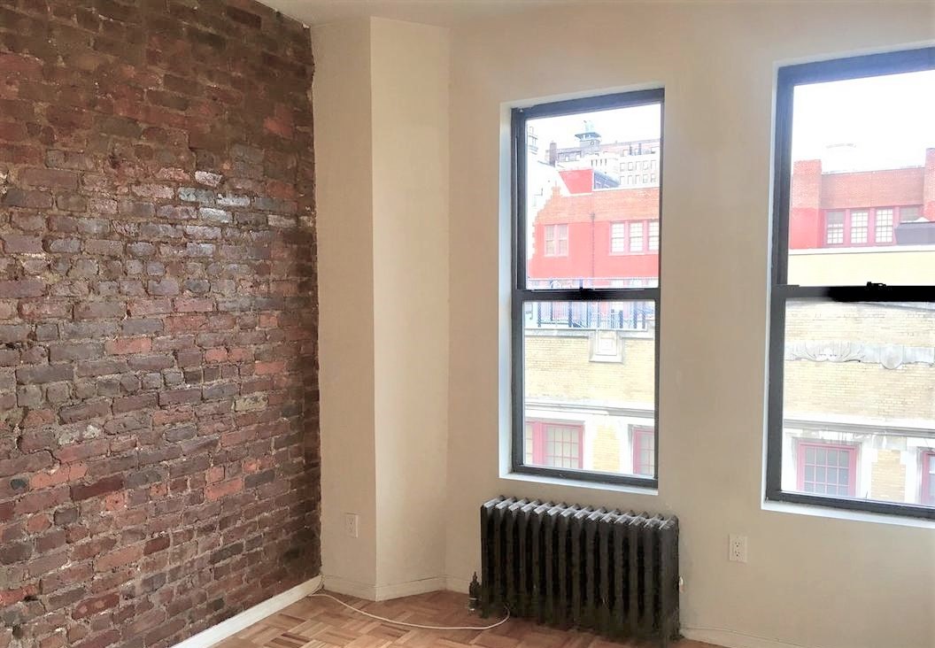 Living space - 316 Lexington Ave