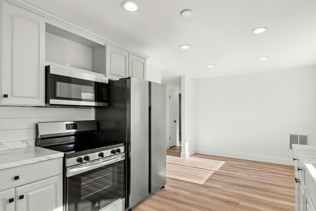 Foto del edificio - 1335 E Lester Dr