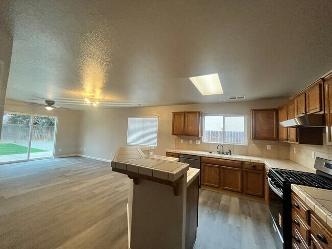 Foto del edificio - 4106 W Prospect Ave