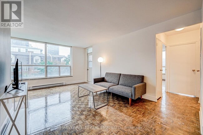 Building Photo - 133 Erskine Ave