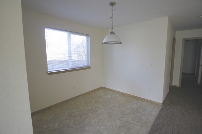 Foto del edificio - 12438 Roseberg Ave S