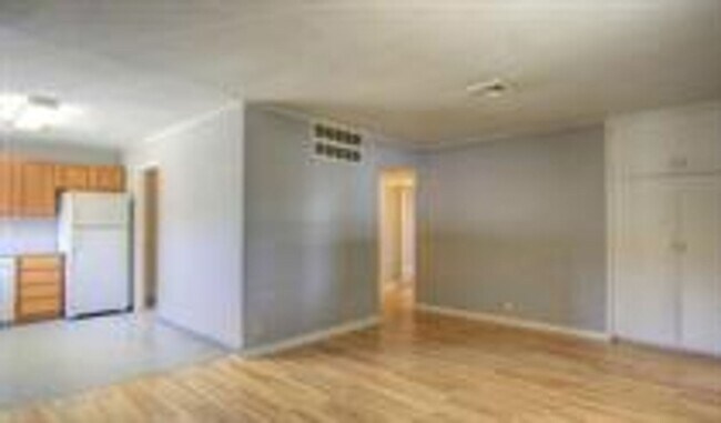Foto del edificio - 822 W Hill St
