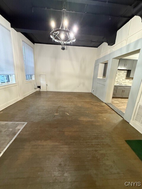 Building Photo - 13 Elm St