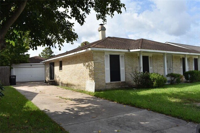 Foto del edificio - 10427 Huntington Wood Dr