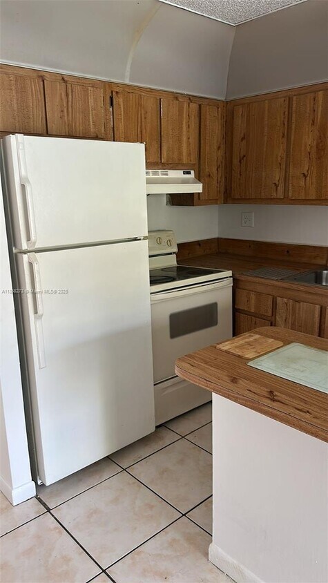 Foto principal - 415 NW 210th St